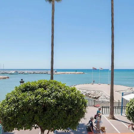 Eden Roc Beachfront *